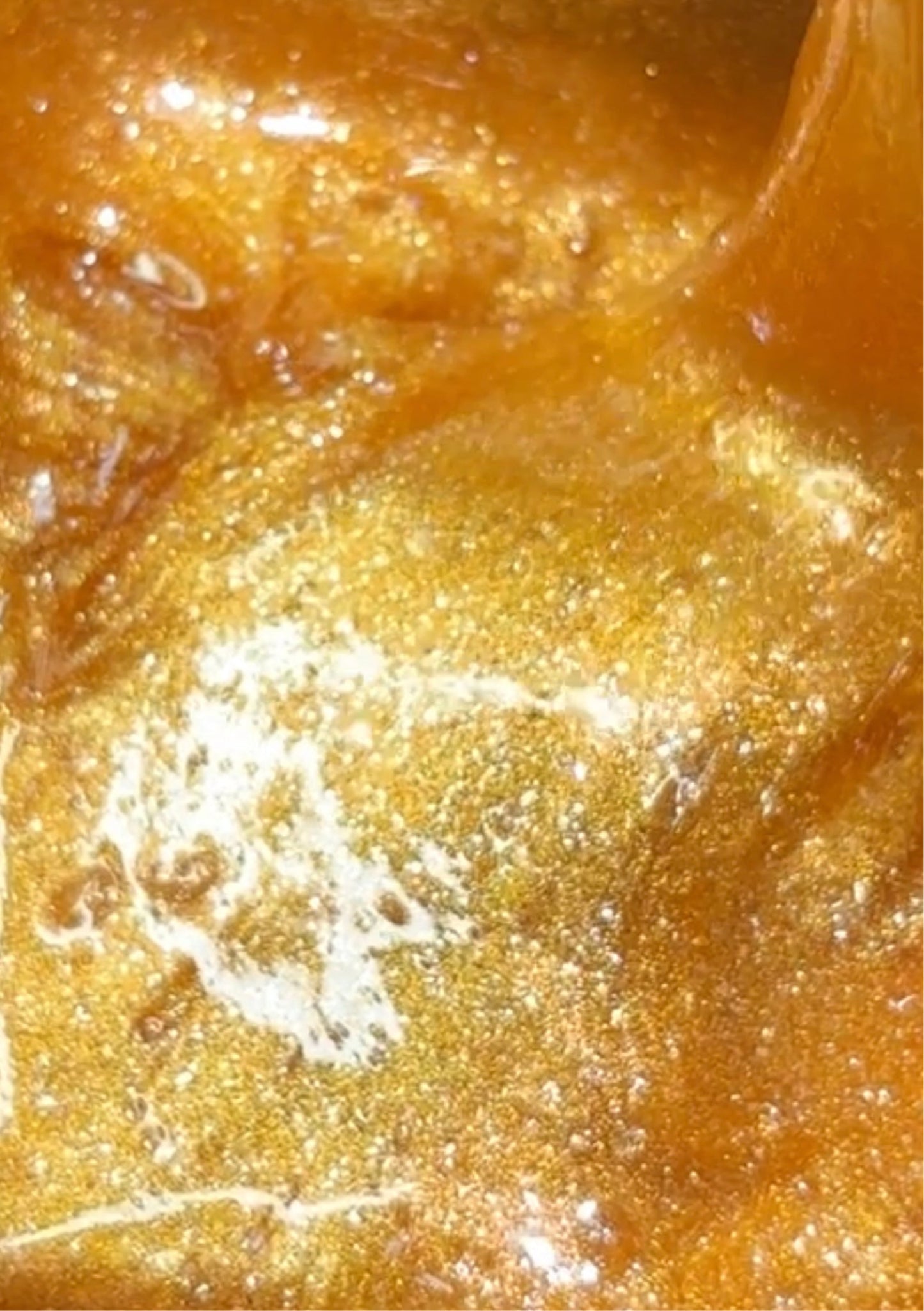 Lip plumping gloss ~ gold shimmer